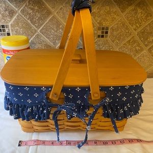 Longaberger Med Market Basket w/Liner & Protector